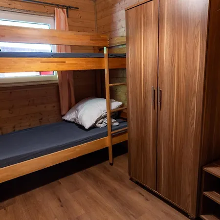 Osrodek Rehabilitacyjno Wypoczynkowy Bursztyn Ośrodek wypoczynkowy *